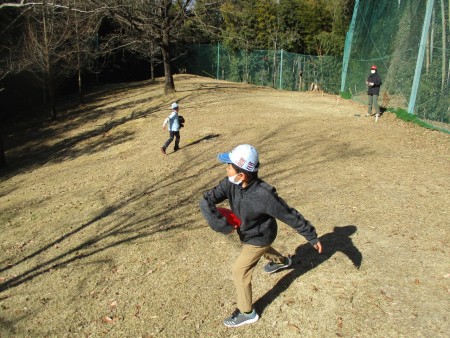 2023.1.22 そりあそびはできなかったけど、フライングディスクをしました。はじめてだったけどかっこいいでしょ。
